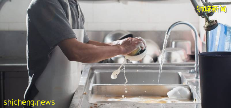 新加坡清洁工加薪导致食物涨价？小贩商联会：清洁费非关键因素