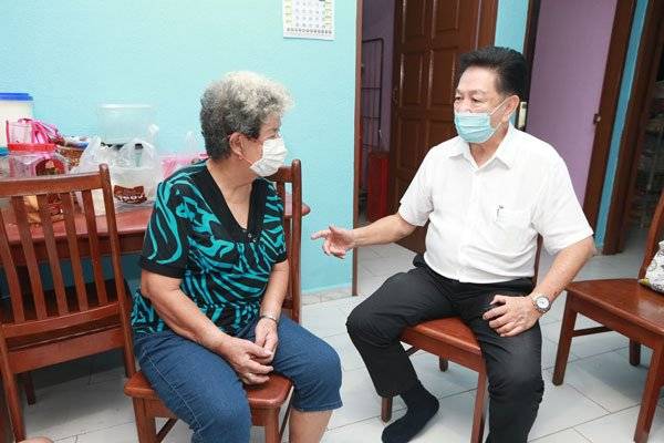 老妇4儿女皆智障  印尼富商二度出手资助