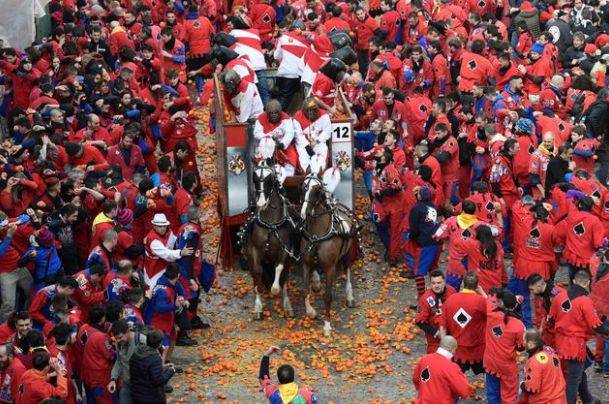 新增10例！新加坡最大感染群现场视频曝光！全球疫情失控，海外却还在万人聚会