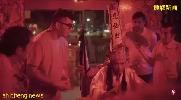 为求真实 陈子谦问神 拍乩童上身