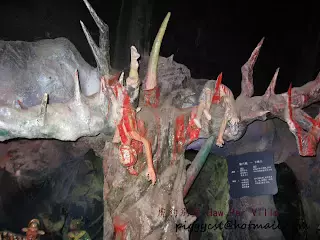 花了200多新幣，我在新加坡的“地獄”門口住了一晚