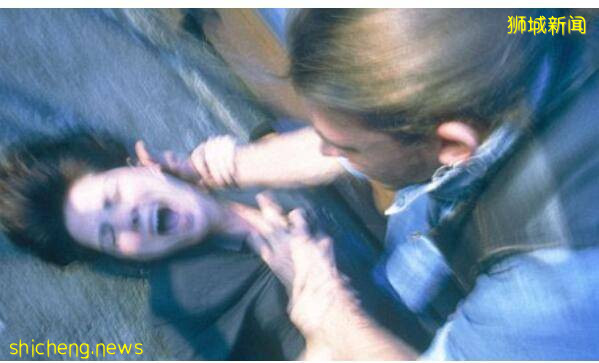 玩游戏的妹纸注意了!新加坡有垃圾男巧借玩游戏骗妹纸回家