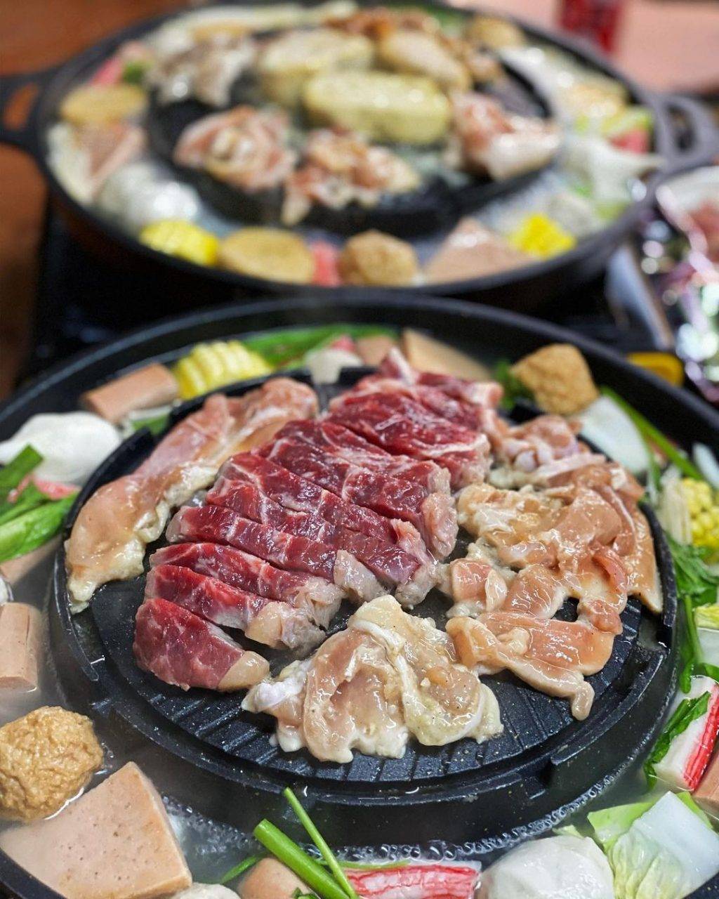 “168 Mookata”燒烤+火鍋雙重奏🔥巨無霸肉肉拼盤、1KG食材配料，人均$10