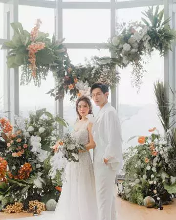 謝俊峰舉行浪漫婚禮 爲嬌妻演唱情歌