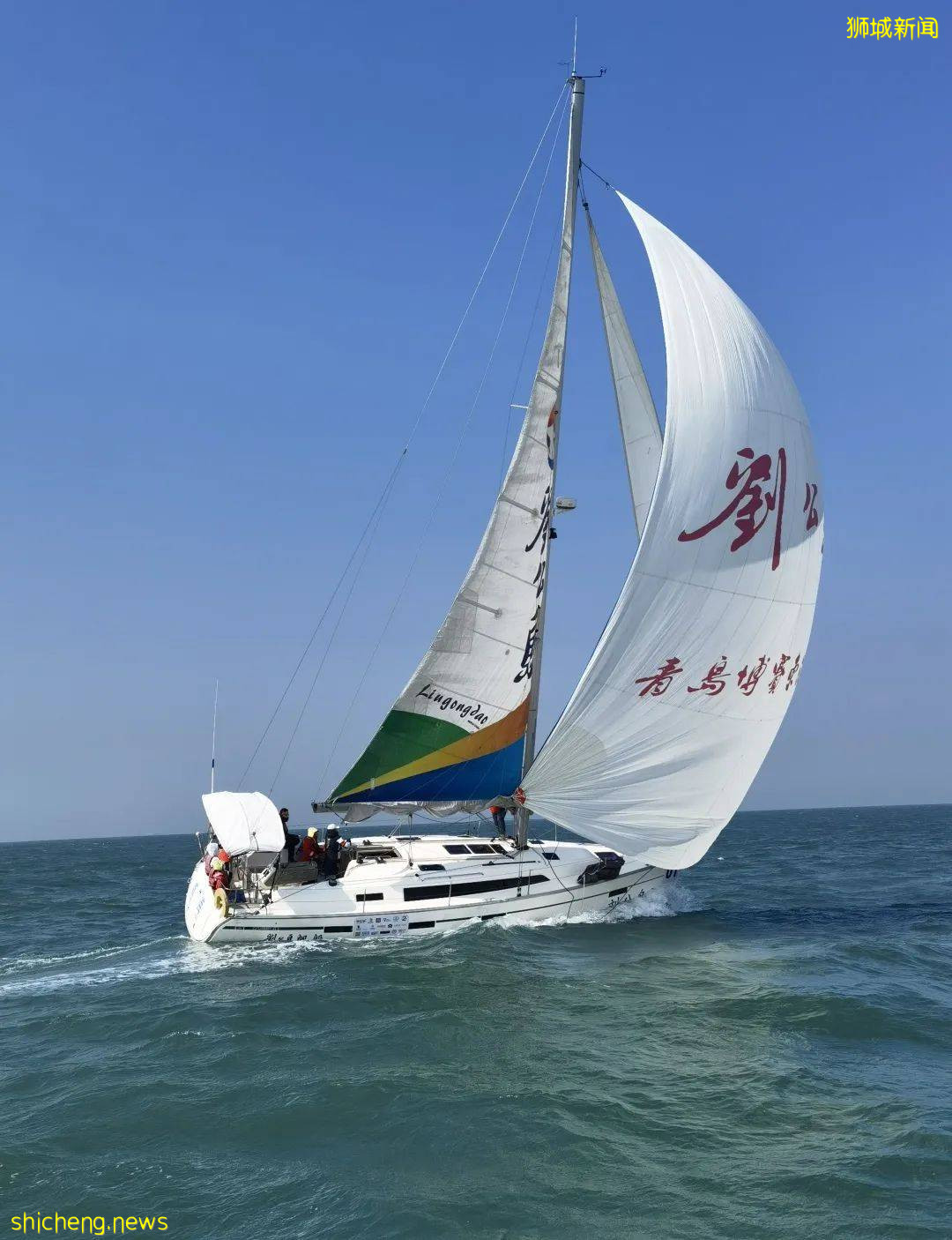 新国大商学院帆船队首次出征夺冠