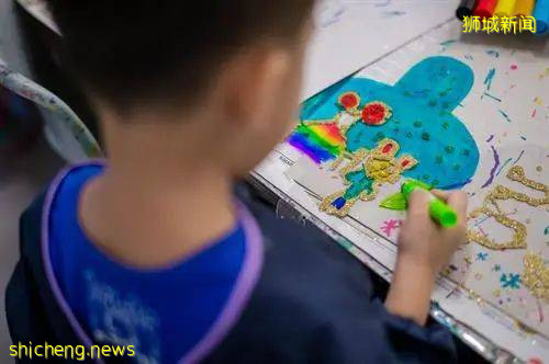 一年一度！新加坡家長都在這裏通宵打地鋪排隊，到底在搶啥