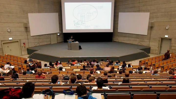 震惊留学圈!这个大学要永久取消线下课+考试
