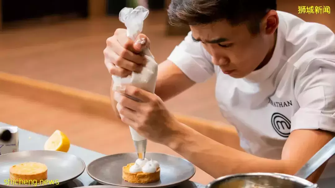 国大牙科高颜值学霸小哥,竟沉迷于做饭