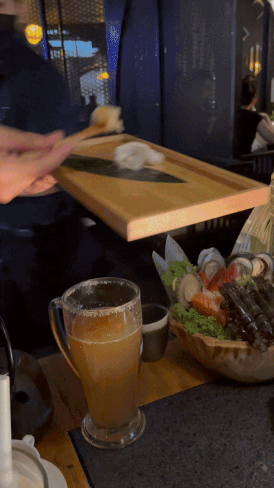 排队5小时!网红凑凑火锅来新加坡了!锅底无限续、奶茶免费喝!菜品大曝光