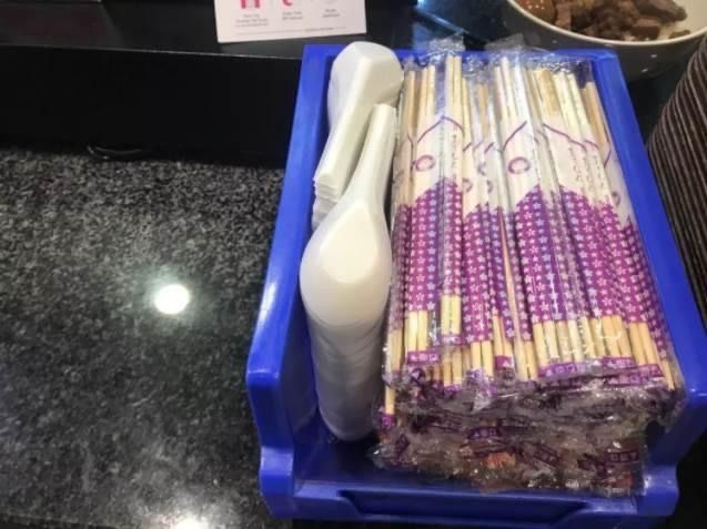 新加坡五家小贩中心,取消一次性餐盒了