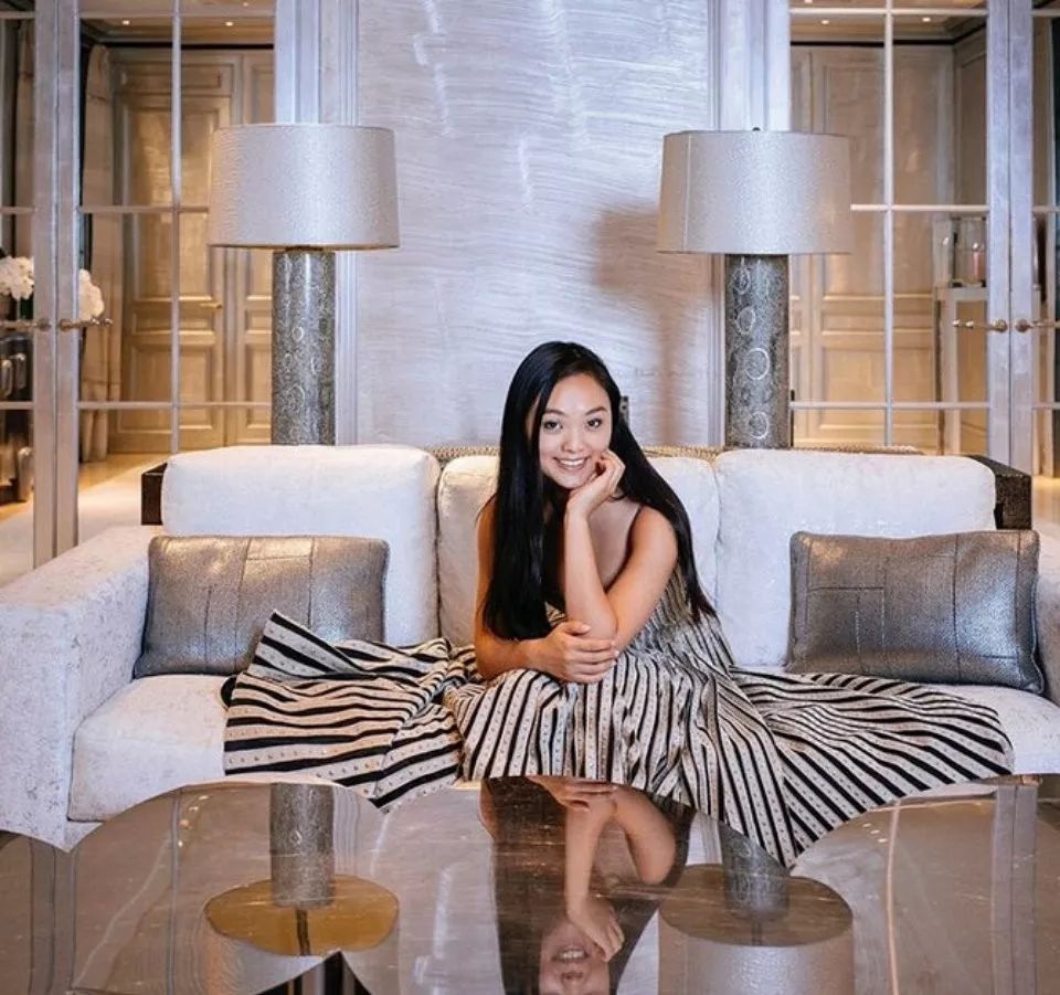 新加坡籍巨星李连杰女儿近照曝光,19岁入读哈佛参加世界顶级名媛舞会