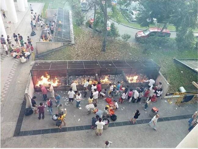 木柜神坛起火致80人疏散,新加坡农历七月“玩火”季别光顾著祭奠“好兄弟”