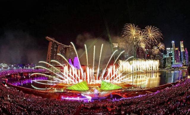 新加坡跨年烟火秀,疫情前VS疫情后