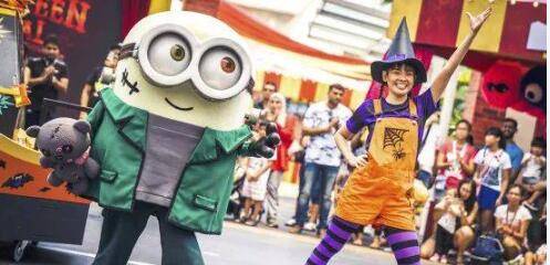 酷帅吸血鬼?俏皮小女巫?走进疫情下的新加坡万圣节