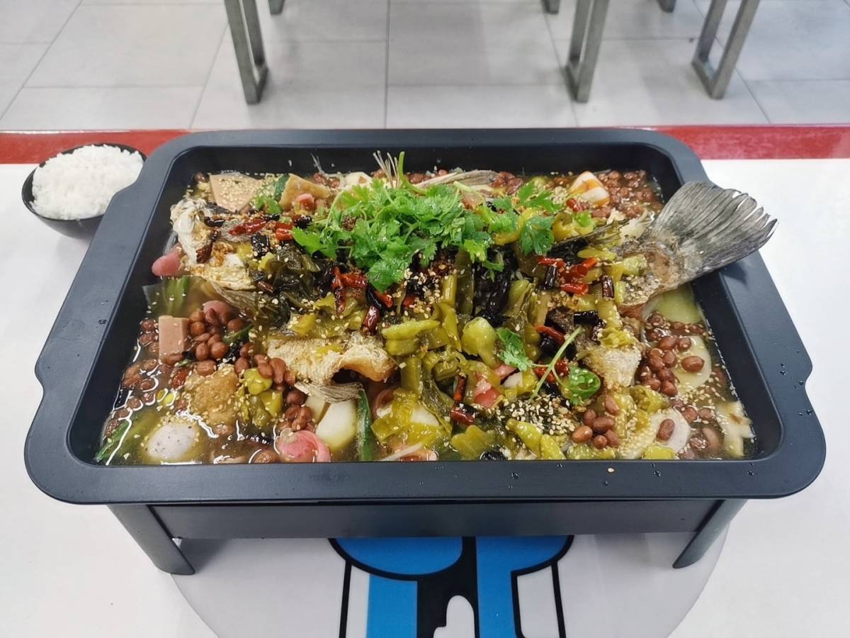 干饭人必去🔥 “小马哥麻辣香锅/烤鱼”36种食材随意拿!挑战大胃王😎 装得下多少,就给你多少