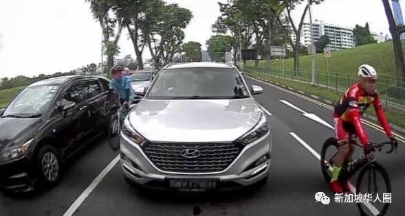 新加坡又遇脚车路霸!6名骑士霸占3条车道!网批:你阿公的路吗