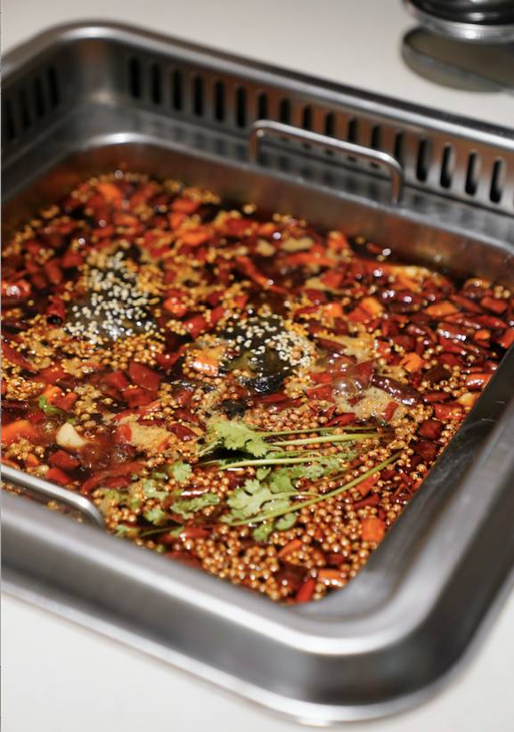 新加坡首家劇本殺火鍋店,太古裏火鍋豪送菜品大禮包+$50代金券