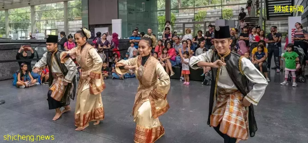 爲什麽這個周末新加坡要放4天小長假