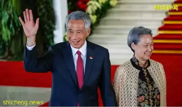 新加坡第一夫人：婚後30余年，白發蒼蒼仍並肩而行，如熱戀一般