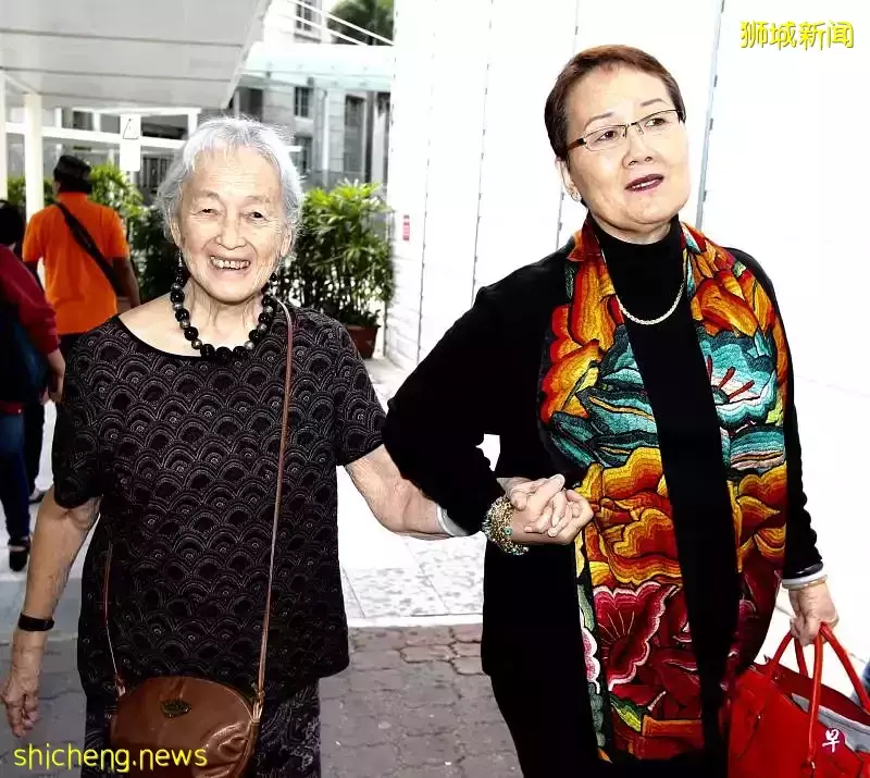 狗血！侵占87岁新加坡富太2亿家产！中国男导游出狱即被驱逐，永不能入境