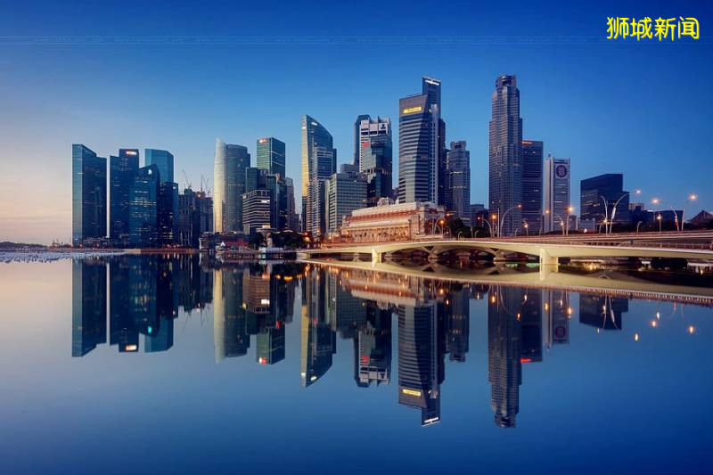 “因爲疫情,你們最終都離開了新加坡!我決定還是留下~”