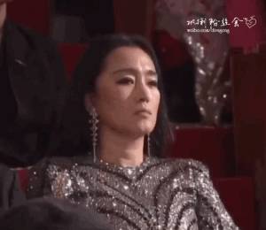 《奪冠》看哭！入籍新加坡的鞏俐，征服了中國觀衆的心