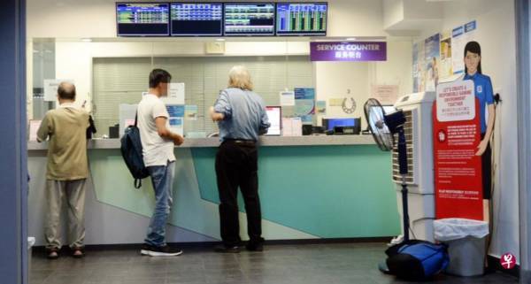 疑赌马下注起争执 文身伯亮刀伤青年