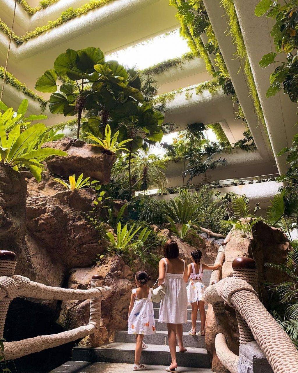 整个泳池都是你的😍 新加坡5大度假酒店,每间都有专属私人泳池🏊♀️ 打开门就能跳下水