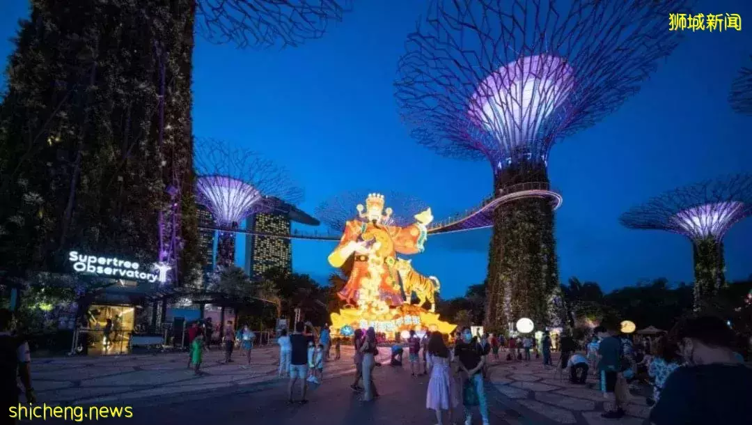 狮城“春到河畔”迎新年　逾400人欢庆壬寅年