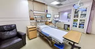 玩大了！新加坡19歲青年一時口嗨謊報確診、住ICU，被判9個月