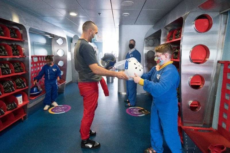 海洋量子号游轮于新加坡复航,增设实验室可检测新冠,提供大量娱乐活动