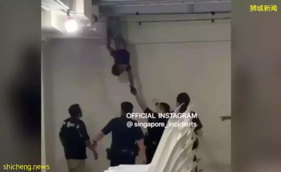 天花板通风口倒挂一条粗蟒蛇？哦，原来是个人