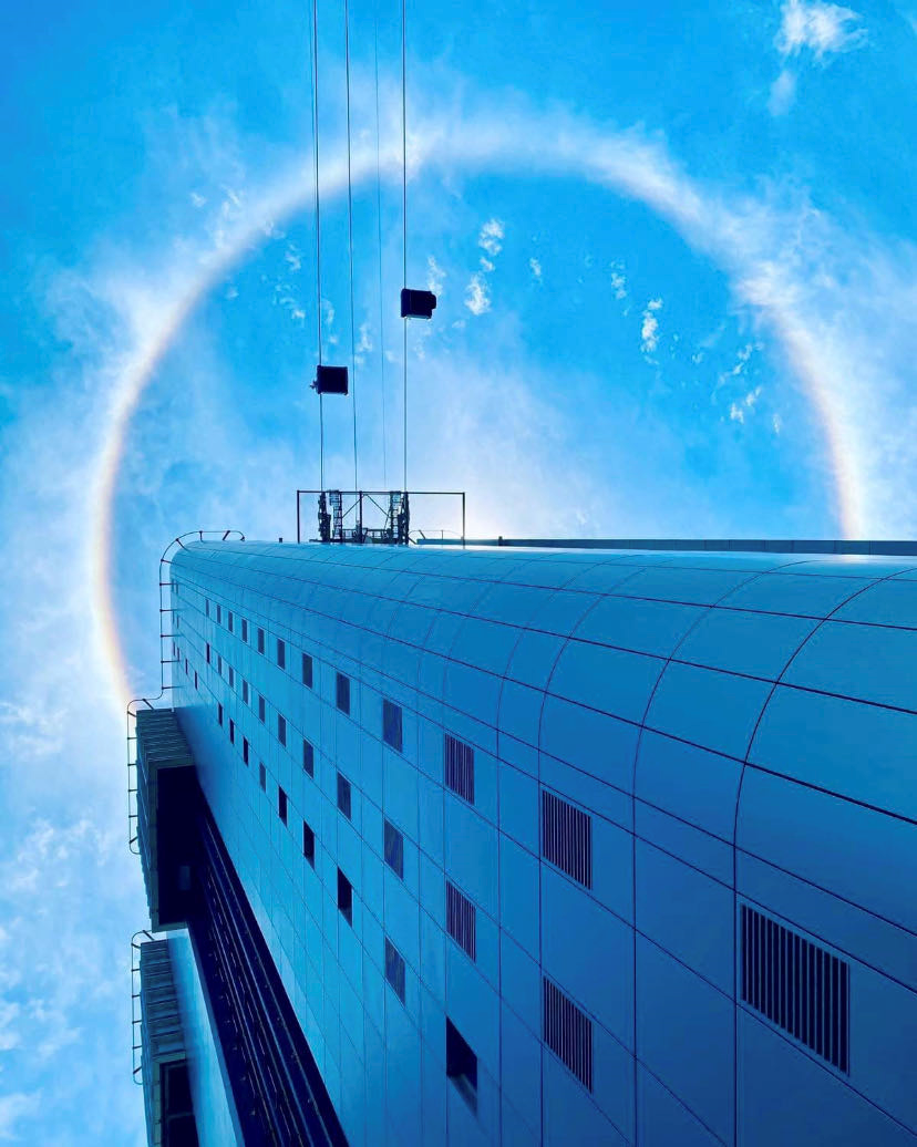 朋友圈刷屏!日晕奇景你们拍到了吗?