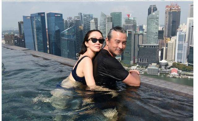 新加坡“国宝级演员”范文芳,爆红后被封杀,用13年再走向巅峰