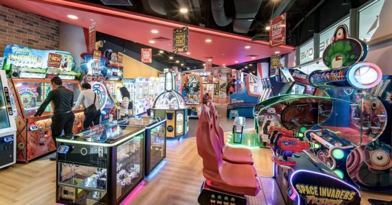 新加坡最大街機遊戲廳！Timezone 200多部街機遊戲、3大區域、保齡球道🎉 開啓狂歡趴踢