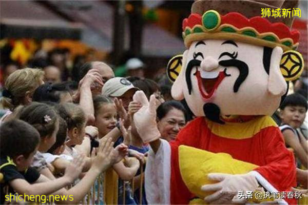 新加坡獨立時，華人商會建議定漢語爲國語，爲何李光耀堅持選英語!