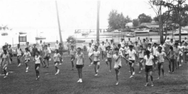 榜鵝:客路豬寮外行舟綠水前