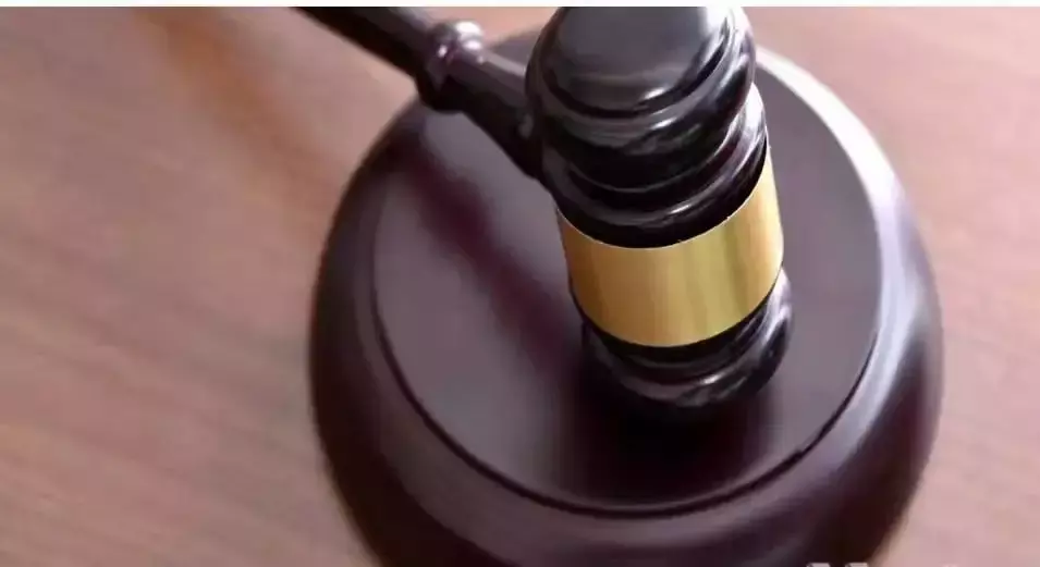 想逾期逗留新加坡，居然向移民关卡局人员免费提供性服务