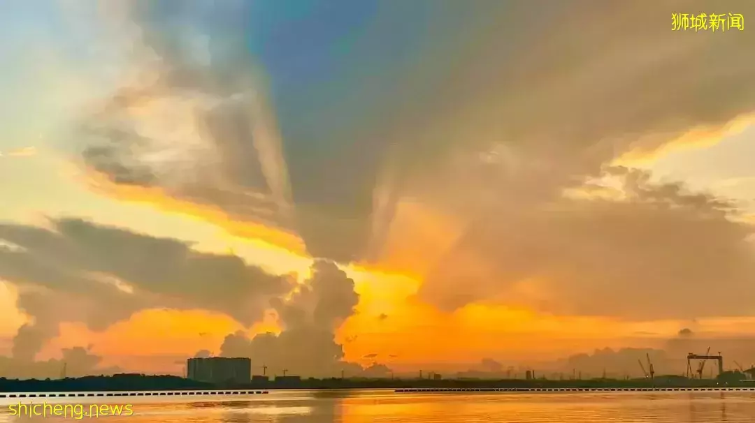 朋友圈刷屏！新加坡天空奇景再現，一波美圖襲來！太美了