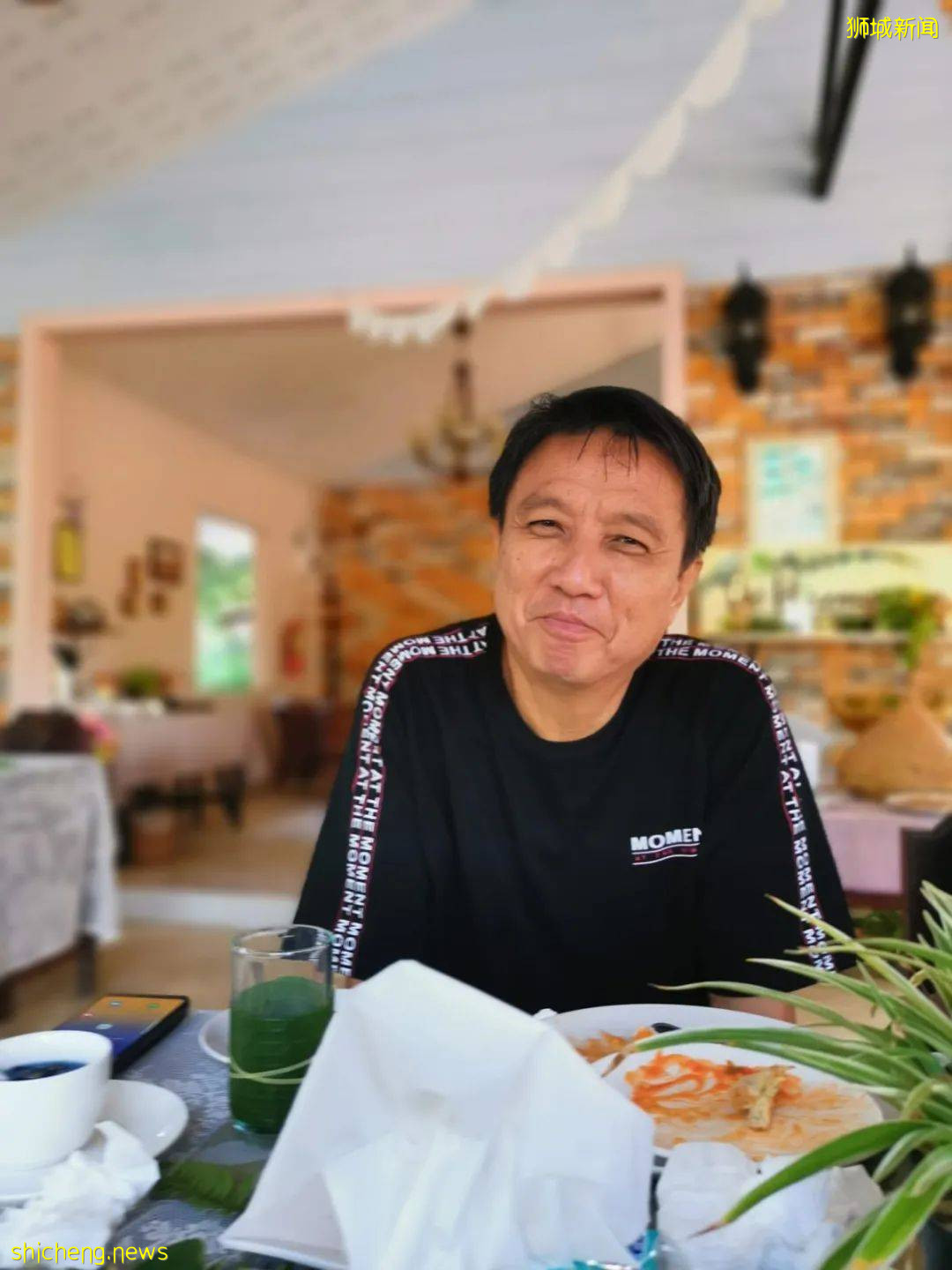 經營24年不賣酒只賣歌，捧出衆多新加坡歌手，新加坡最後一家民歌餐廳這個星期天熄燈