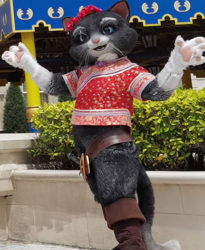 過年必玩!海洋館尋金元寶,環球影城12生肖小黃人激萌拜年