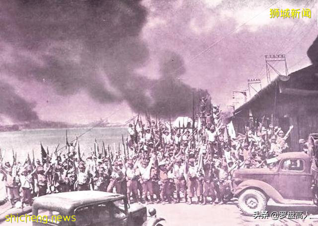 新加坡旧影：1942年日军入侵新加坡要塞的景象 