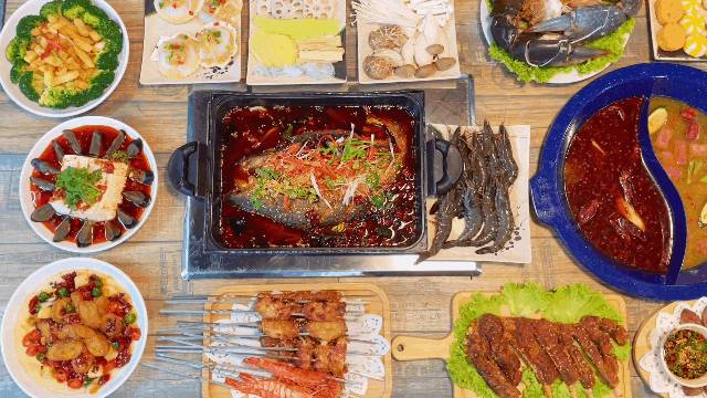 吃火锅自助就送烤鱼！好来屋年终劲爆福利已上线