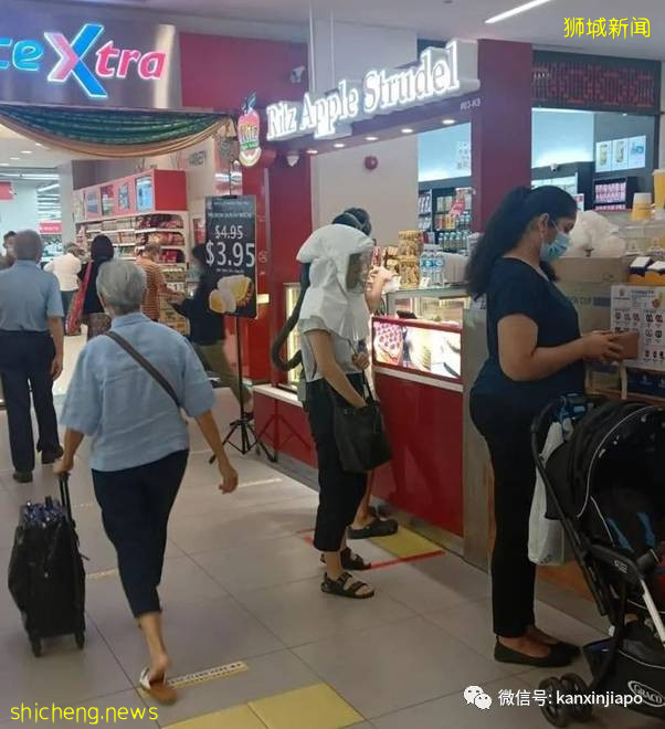 戴上千元的防护具出门,“她是从科幻电影中来到新加坡吧?”