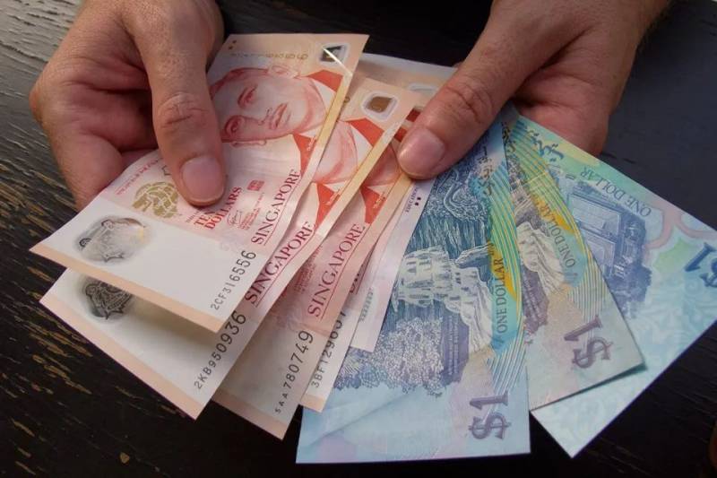 新加坡ICA官員難過“美人關”,接受性賄賂幫中國女子辦准證