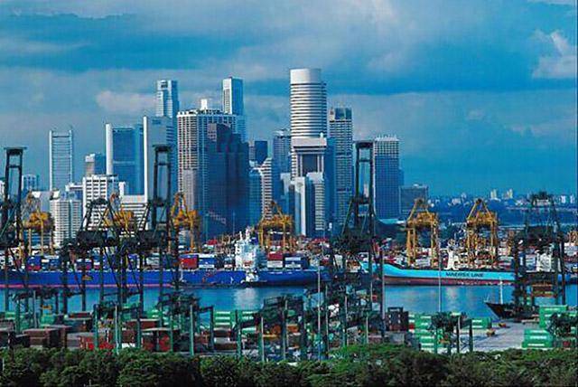 经济打击、地位威胁，新加坡发展危机四伏，折射未来亚洲格局雏形 