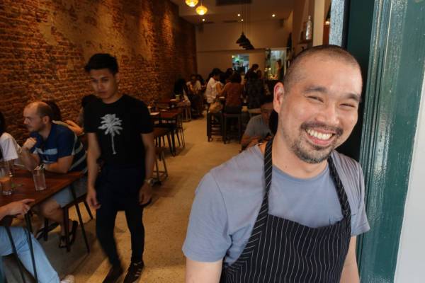 狮城著名椰浆饭椰子俱乐部 老板逝 世暂停营业