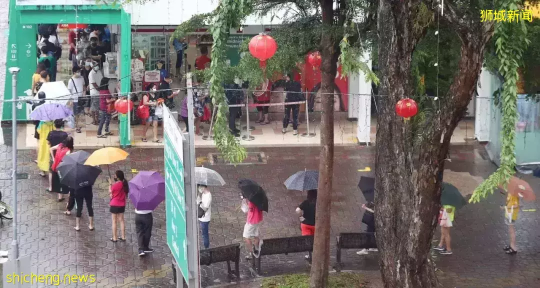 同一天新加坡、北京、香港、台北全民掀排隊狂潮,都是爲了啥