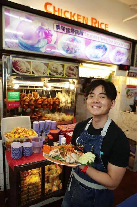 椰浆饭西施、韩流Oppa、运动潮人,来看看新加坡新一代小贩的另类风