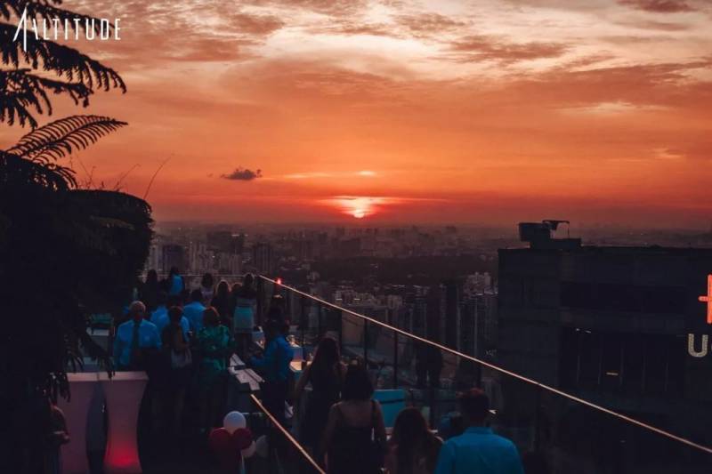 新加坡必須打卡的Roof Bar，每一個都是本命約會必備Bar